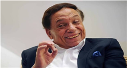 عادل إمام يروي سر شعوره بالذنب تجاه والدته: «كنت مجرما في حق هذه السيدة»