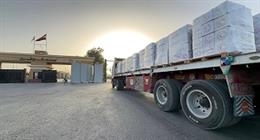  الهلال الأحمر المصري يطلق قافلة «زاد العزة» 197 بحمولة 3 آلاف طن مساعدات للفلسطينيين 