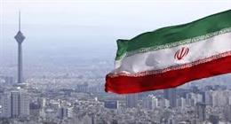 الجيش الإيراني يهدد بالرد بأدوات وأساليب جديدة على أي عدوان أمريكي محتمل