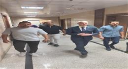 نائب رئيس جامعة أسيوط يزور مصابي حادث أبنوب بمستشفى الإصابات والطوارئ