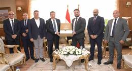 محافظ بورسعيد يستقبل وفد البنك الزراعي المصري لبحث تعزيز خطط التنمية المحلية
