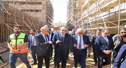 وزير التعليم العالي يستعرض معدلات تنفيذ الحرم الجديد للجامعة الأهلية الفرنسية