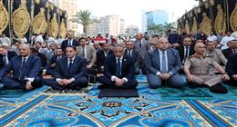 محافظ الجيزة يهنئ المواطنين عقب صلاة عيد الأضحى في مسجد مصطفى محمود