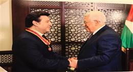 دعم القضية.. سر تكريم الرئيس الفلسطيني للفنان هاني شاكر بوسام التميز