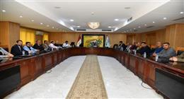 محافظ الفيوم ووفد نقابة الفلاحين يبحثان الارتقاء بالقطاع الزراعي
