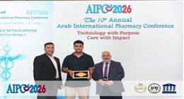 تكريم طالب ببرنامج الصيدلة الإكلينيكية بجامعة القاهرة الأهلية في مؤتمر AIPC2026 الدولي