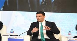 وزير الصناعة يستعرض جهود الوزارة لدخول مرحلة التصنيع الذكي والأخضر