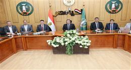 محافظ المنوفية يناقش الموقف التنفيذي لمشروعات الخطة الاستثمارية