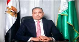 «مدير تعليم الجيزة» يطمئن على طالبات مدرسة البنات بعد نشوب حريق بجوارها