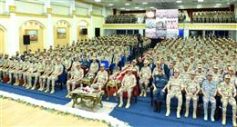 وزير الدفاع يلتقي عددًا من مقاتلي المنطقة الجنوبية العسكرية