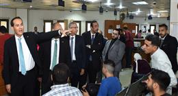 رئيس «هيئة الاستثمار» يتابع سير العمل في مركز خدمات المستثمرين بالعاشر من رمضان 