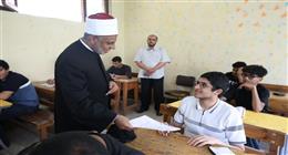 رئيس قطاع المعاهد الأزهرية يتفقد لجان الثانوية.. ويوجه رسالة للطلاب: «ثقوا في أنفسكم»