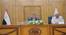 محافظ قنا يوجه بسرعة إنهاء ملفات تقنين أراضي أملاك الدولة ويؤكد: لا تهاون مع المقصرين