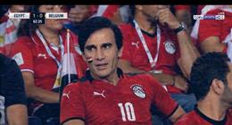 «العندليب والسندريلا في المدرجات».. تامر حسني يدعم منتخب مصر بنجوم الزمن الجميل