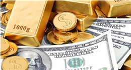 تراجع الدولار يضغط على أسعار الذهب محليًا رغم ارتفاعه عالميًا.. بكم عيار 21؟