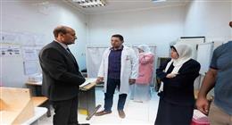 محافظ أسيوط يتفقد وحدة طب الأسرة بقرية موشا.. ويحيل موظفا للتحقيق