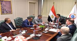 وزير الصحة يبحث نقل التكنولوجيا العالمية لتصنيع كواشف فصائل الدم في مصر