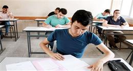 بنظام المجمعات.. انطلاق امتحانات الثانوية العامة بمادة الدين وتشديدات على منع دخول الأجهزة