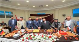 رئيس جامعة كفر الشيخ يشهد تكريم عميد كلية الألسن تقديرا لمسيرته الأكاديمية