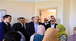 وزير التعليم ومحافظ سوهاج يتفقدان مدرسة الروافع بعد واقعة شغب طلاب الإعدادية