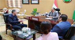 نائب وزير الصحة يبحث مع محافظ الشرقية خطط تطوير المنشآت الصحية ومتابعة المشروعات الجارية