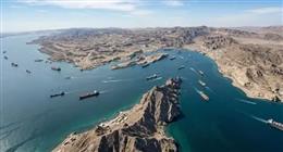 مضيق هرمز يشهد عودة تدريجية لناقلات النفط والغاز بعد اتفاق أمريكا وإيران 