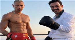 حسن أبو الروس يكشف كواليس مشهد الملاكمة في فيلم «الكراش»