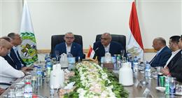 وزير الاستثمار يجتمع مع أعضاء مجلس النواب بالإسكندرية ضمن جولة بميناء الدخيلة