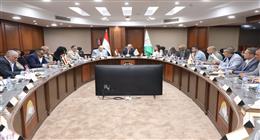 محافظ الجيزة يعلن إدراج شوارع رئيسية في عدة قرى ضمن خطط الرصف المستقبلية
