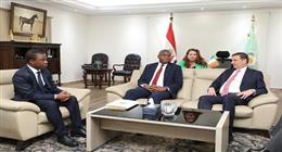 وزير الزراعة يبحث تصدير الدواجن وبيض المائدة إلى أسواق كوت ديفوار