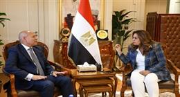 وزيرة التنمية المحلية تتابع مع محافظ القاهرة معدلات تنفيذ مشروعات الخطة الاستثمارية