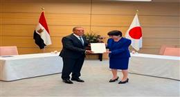 وزير الخارجية يسلم رئيس وزراء اليابان رسالة خطية من الرئيس السيسي