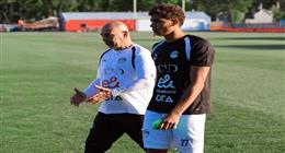 نجم الأهلي ينافس هيثم حسن في تشكيل منتخب مصر.. واجتماع للعميد مع المهاجمين