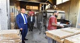 محافظ أسيوط يوجه بتكثيف الحملات الرقابية على المخابز والمنشآت التموينية