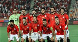 ناقد رياضي: المنتخب لعب أمام البرازيل بأسلوب دفاعي لتجنب خسارة كبيرة