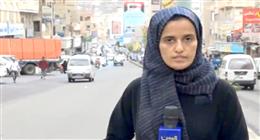 «عبير عبدالله» مراسلة يمنية تعرضت لإطلاق نار وهددتها جماعة مسلحة: الصحفي المستقل يواجه المخاطر وحده