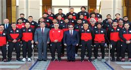 دعم رئاسي للأبطال.. لقطات تاريخية للرئيس السيسي مع المنتخب (صور)