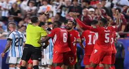   من وعظ المصريين بالصمت إلى الاستغاثة من «الظلم».. لعنة الفراعنة تصفع مدرب سويسرا