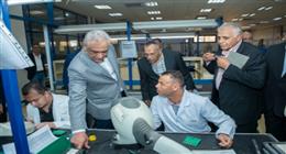 وزير الإنتاج الحربي يتفقد «بنها للصناعات الإلكترونية» ويوجه بتوسيع إنتاج الطاقة الشمسية