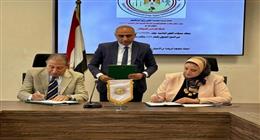 «المصرية للكهرباء» توقع عقد إنشاء محطة محولات الطور الدائمة بالقناة