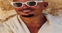 بـ«لوك صيفي».. عمرو دياب يشعل الحماس ببرومو ألبومه الجديد «حبيتك»