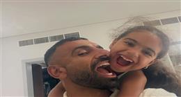 بعيدا عن الملاعب.. محمد صلاح يشارك جمهوره لحظات خاصة مع مكة وكيان