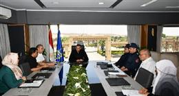 محافظ أسوان يوجه بتطوير موقف دراو واستكمال مبنى الحماية المدنية بالمحمودية