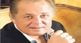 نجل محمود عبد العزيز يستحضر روح «الساحر» بقميص منتخب مصر: «كان زماننا نازلين الشارع»