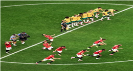 تفاءلوا يا مصريين.. من يقصي أستراليا يرفع كأس العالم