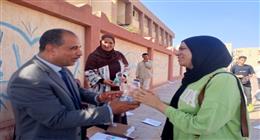 توزيع مياه وعصائر على الطلاب أمام لجان الثانوية العامة في القليوبية