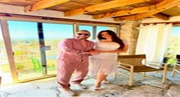 ياسمين عبد العزيز تنشر صورة جديدة من كواليس فيلم «خلي بالك من نفسك»