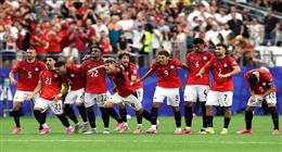 هستيريا المونديال.. لماذا أصابت فرحة الأشقاء العرب بانتصار مصر محمود حسين بالجنون؟