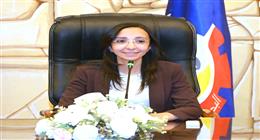 محافظ البحيرة تهنئ الأولى على دبلوم التعليم الفني الصناعي: سنكرمها قريبا تقديرا لتفوقها