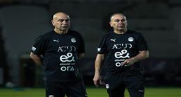 «حكايتهم متصدّقة».. كيف أعاد التوأم الهيبة لغرفة ملابس منتخب الفراعنة؟